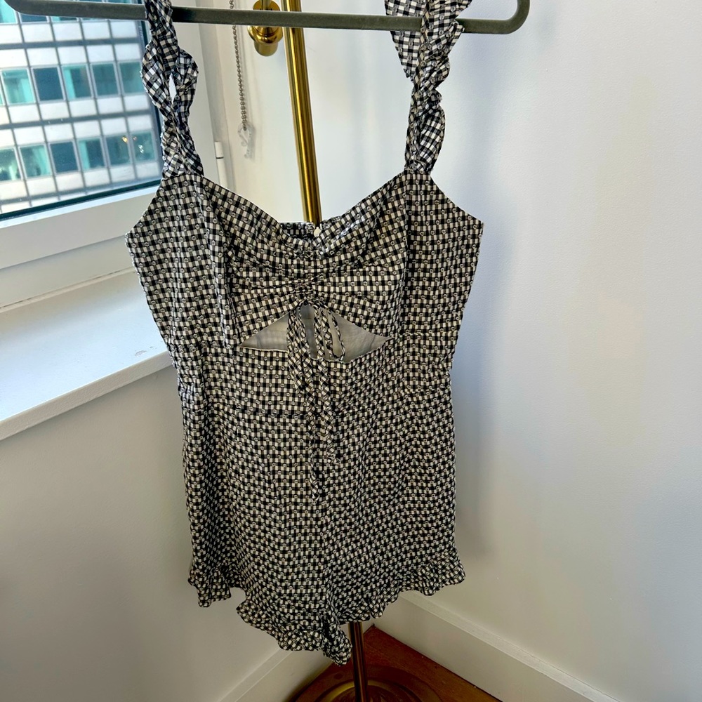 Privacy please gingham romper size smalll
